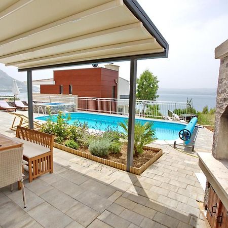 Villa Sara With Sea View And Private Heated Pool Omiš Extérieur photo