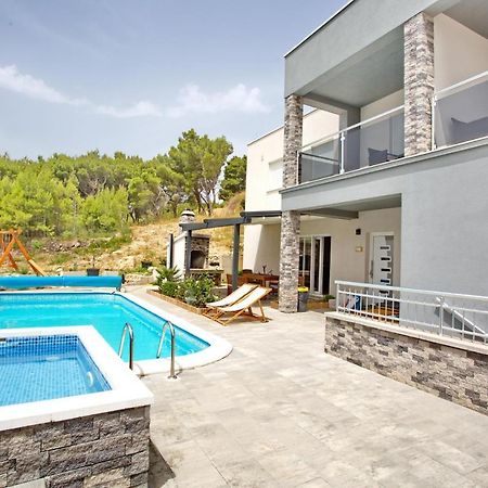 Villa Sara With Sea View And Private Heated Pool Omiš Extérieur photo