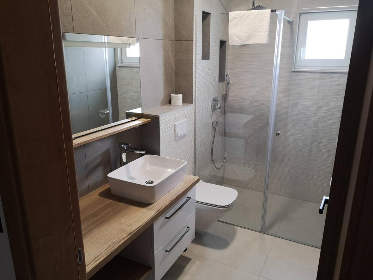 Villa Sara With Sea View And Private Heated Pool Omiš Extérieur photo