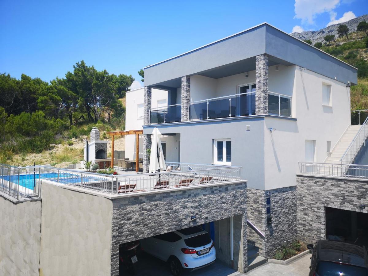 Villa Sara With Sea View And Private Heated Pool Omiš Extérieur photo