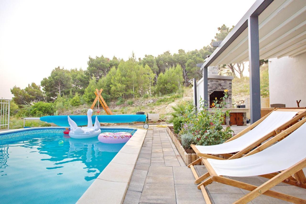 Villa Sara With Sea View And Private Heated Pool Omiš Extérieur photo