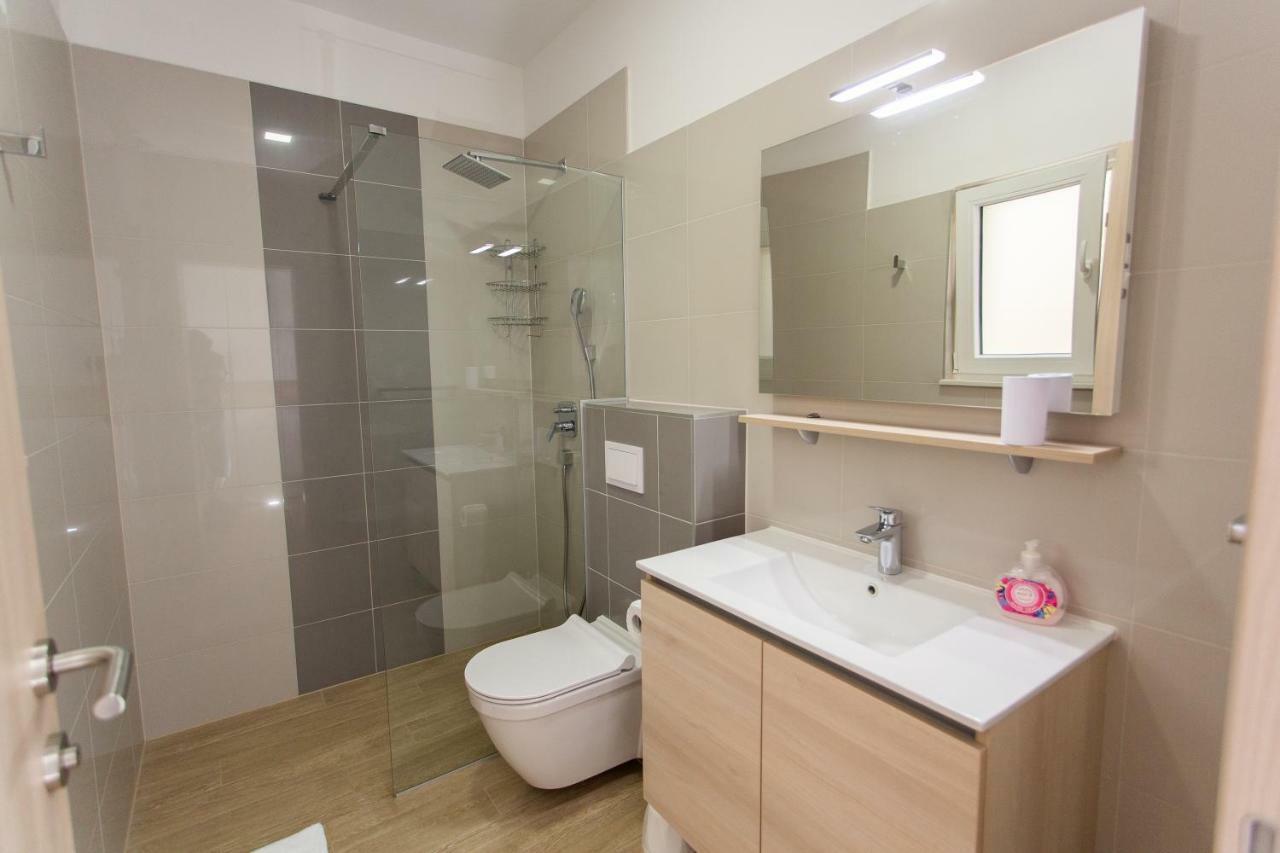 Villa Sara With Sea View And Private Heated Pool Omiš Extérieur photo