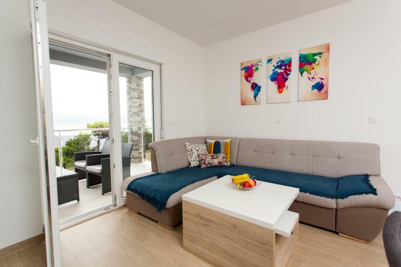 Villa Sara With Sea View And Private Heated Pool Omiš Extérieur photo