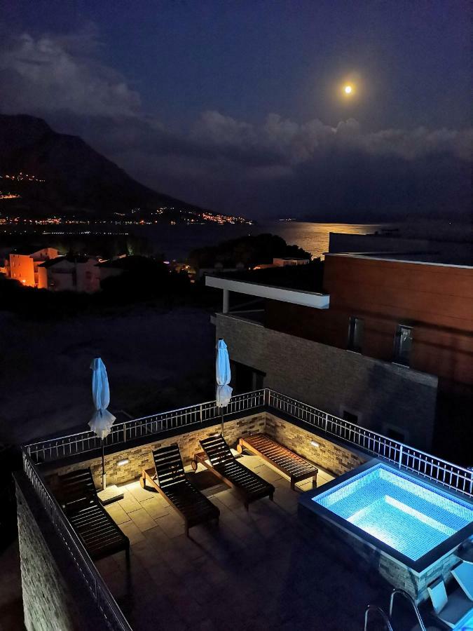 Villa Sara With Sea View And Private Heated Pool Omiš Extérieur photo